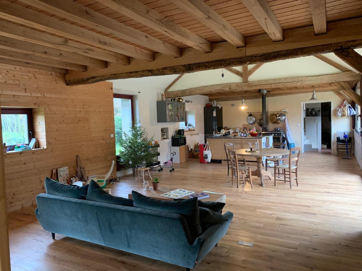 Jeux-Les-Bard Chambre D'Hotes Dans Les Champs מראה חיצוני תמונה
