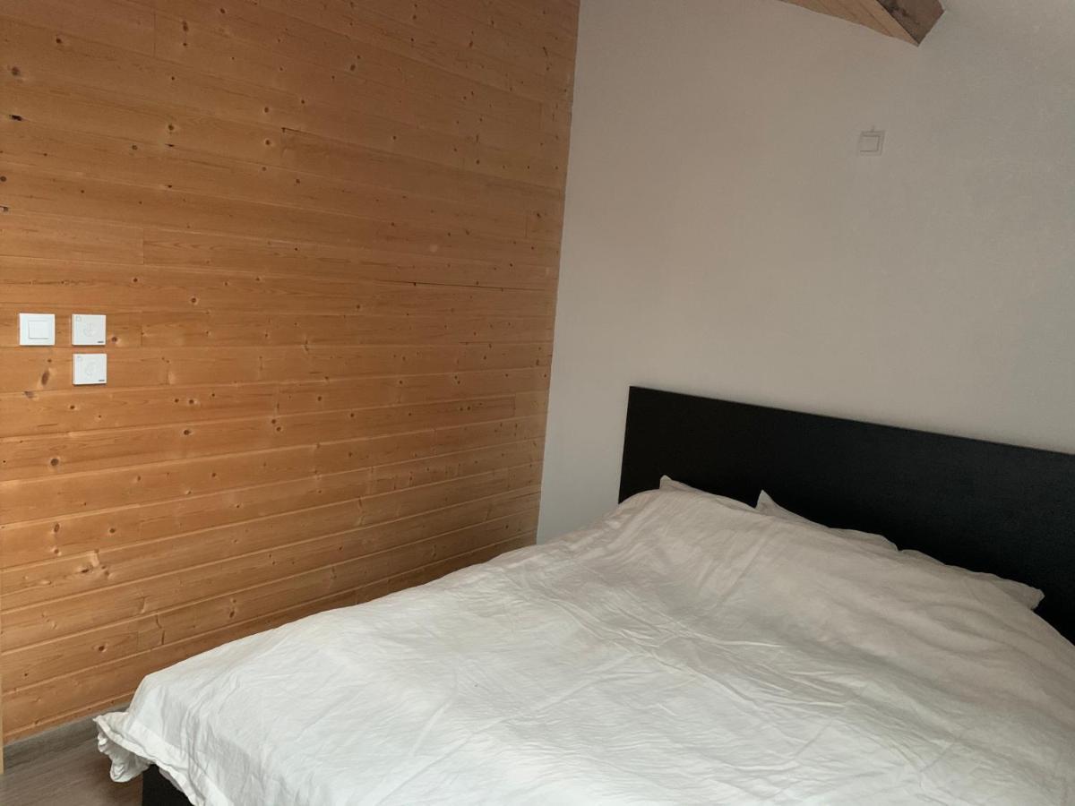 Jeux-Les-Bard Chambre D'Hotes Dans Les Champs מראה חיצוני תמונה