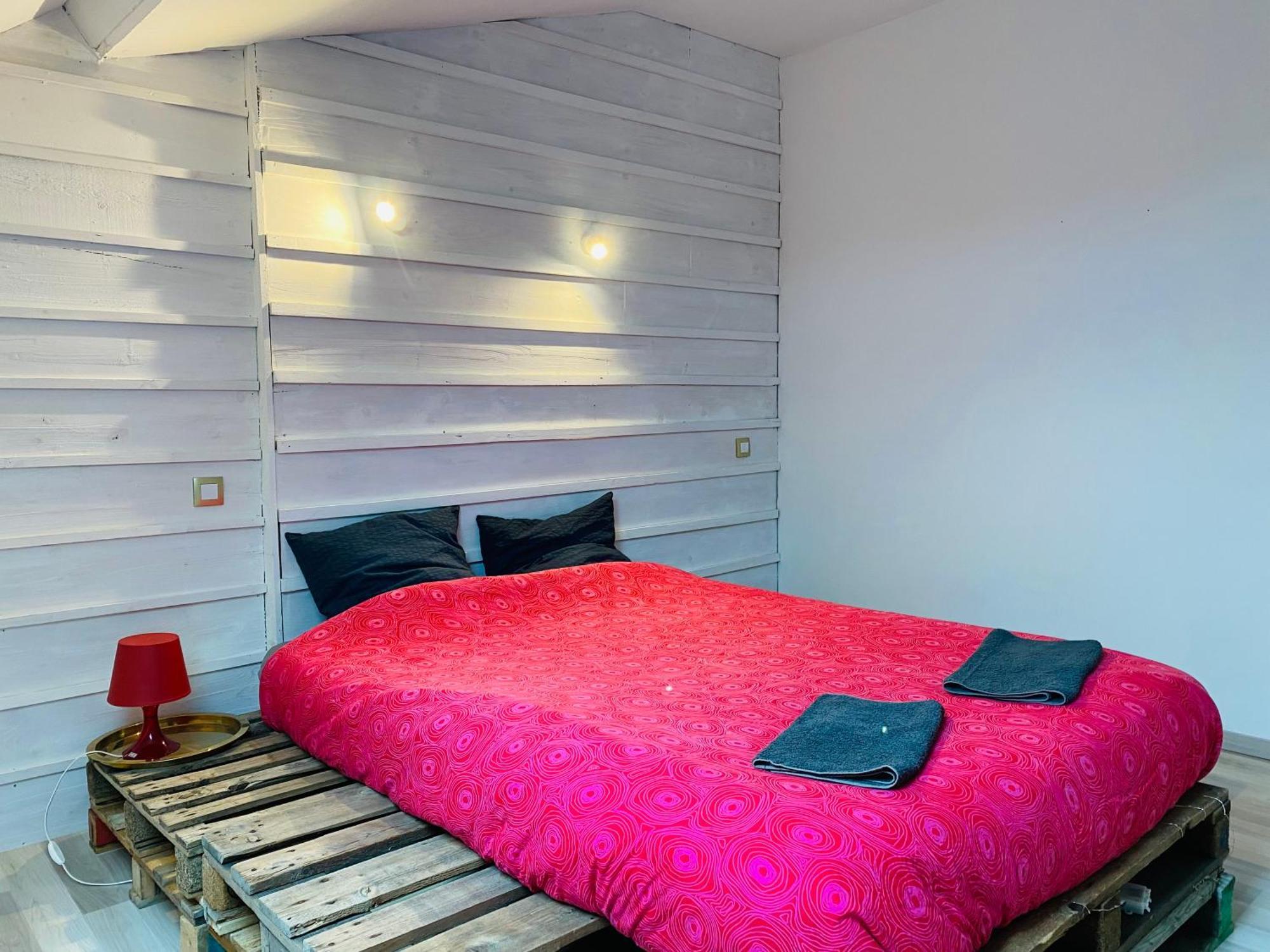 Jeux-Les-Bard Chambre D'Hotes Dans Les Champs מראה חיצוני תמונה
